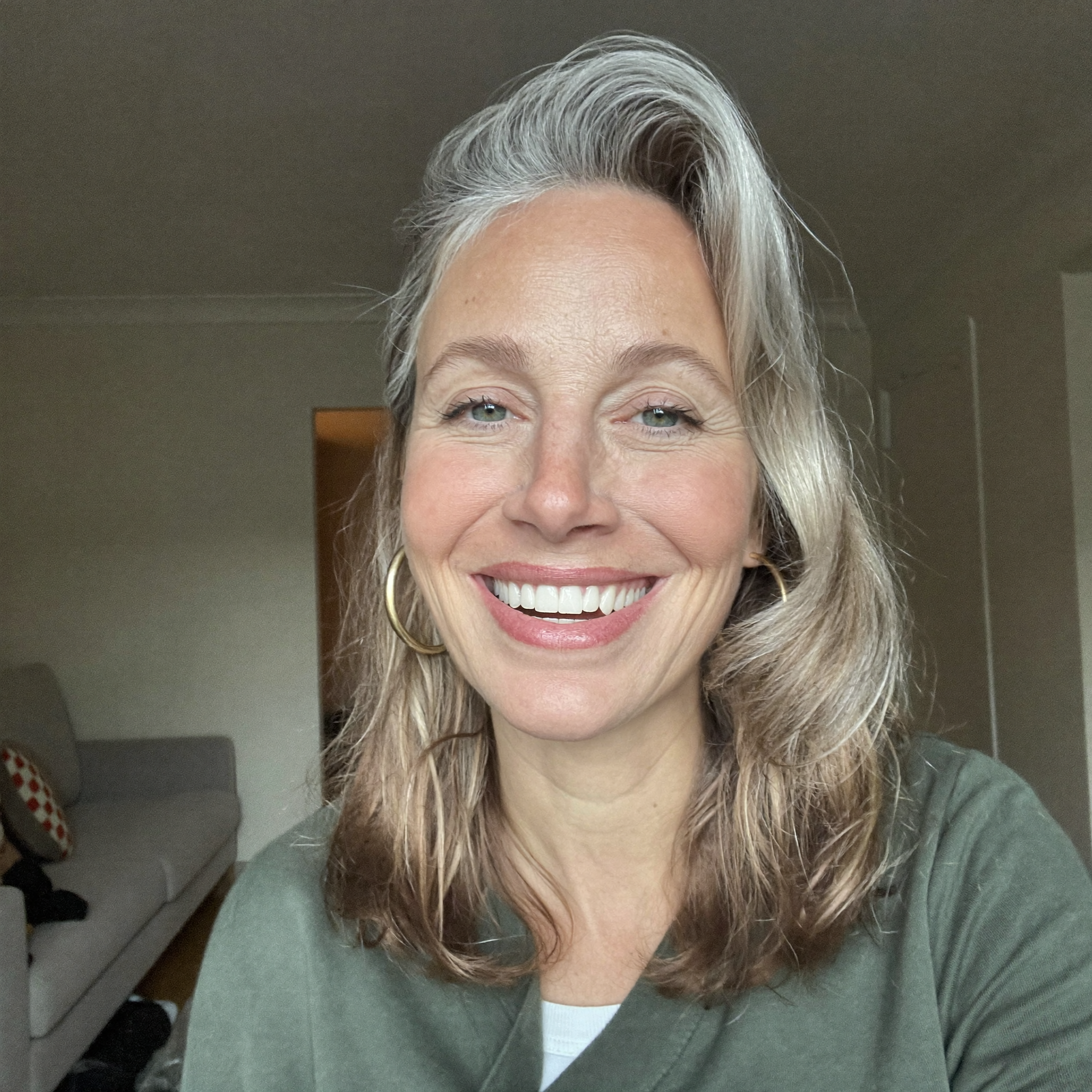 Ren&eacute;e M., 52